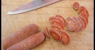 Charcuterie Maison Une Recette De Saucisson Csabai Pour Me Faire Plaisir Saucisse Fermentee Fumee Sechee Smoked Food Recipes Food Charcuterie