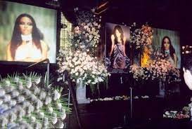R&b singer aaliyah's funeral procession arrives at st. Aaliyah Funeral