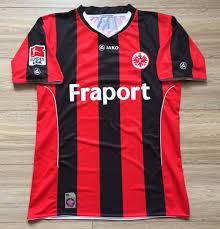 Eintracht frankfurt are a team of strong stripes and rich heritage. Eintracht Frankfurt Home Football Shirt 2010 2011 Sponsored By Fraport