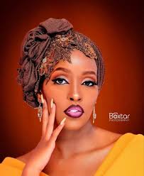 Umubano na Weasel, kwita ku bana... Ubuzima bwa Teta Sandra i Kampala