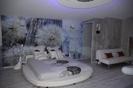 Chambre Avec Decoration Tres Nature Spacieuse Jacuzzi Sauna Et Grande Terrasse Vue Riviere Monta Picture Of Dandelion Gite Spa Mostuejouls Tripadvisor