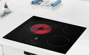 Las vitrocerámicas de gas aparecieron alrededor del año 2000 como alternativa a las vitrocerámicas eléctricas, ya que consumen mucha electricidad y se el cambio en las típicas cocinas de gas es notable. Placas Vitroceramicas 2020 Balay
