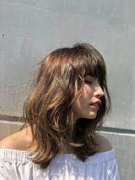 大人かわいいミディアムレイヤースタイルウルフカット ハンサムショート ヘアカット メンズ ヘアスタイル