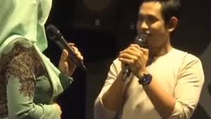 Kamu juga bisa download secara legal di itunes untuk mendukung artis agar terus berkarya. Video Dato Siti Nurhaliza Ingin Khai Bahar Nyanyikan Lagu Jerat Percintaan Lentoq Habes Berita Steady