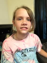 Amera lost another tooth! 🦷 3 more to go then all the baby teeth are gone.  I know it's just teeth but she's growing up entirely way too fast for me.  She