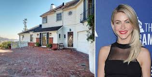Julianne Hough Buys A Hollywood Hills House With Rustic Charm Celebrity Houses Hollywood Hills House On A Hill