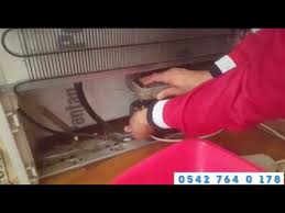 Öncelik olarak buzluk görevi görn kısımda fazla buzlanma meydana gelmekte ve dondurulmuş olan meyve sebzelerin bozulmasına sebebiyet yaratmaktadır. Profilo Buzdolabi Neden Karlanma Yapar Neden Sogutmaz Youtube