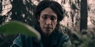 The Handmaid's Tale: 5 Moments June Was A Genius (& 5 She Wasn't)