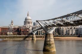 It is 325 m long, 4m wide. Millennium Bridge Foto Bild Europe United Kingdom Ireland England Bilder Auf Fotocommunity