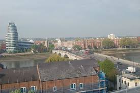 How to reach premier inn hotel putney bridge london from london city airport 0 km Blick Zur Putney Bridge Hotel Premier Inn London Putney Bridge Kensington Holidaycheck Grossraum London Grossbritannien