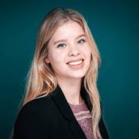 Lisa Hout's Instagram, Twitter & Facebook