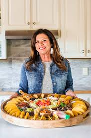 Here is my guide to simple and easy indian meal plan for a week your family can enjoy together every night for a week and maybe wish to take because who wants to eat dinner at home on saturday so one meal suggestion i added for the saturday is for lunch. Easy Taco Recipe Dinner Board Reluctant Entertainer