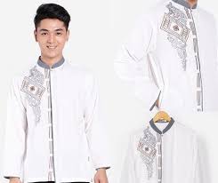 Mimpi melihat orang berbaju serba putih. 20 Arti Mimpi Memakai Baju Koko Menurut Islam Dan Primbon