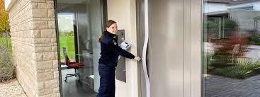 We were house sitters which means we looked after other people's homes and pets while they were away on holidays themselves. House Sitting Sicherheit Fur Privatgebaude Stuttgart Sow Sicherheitsdienst