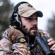 Mic Walker's Instagram, Twitter & Facebook