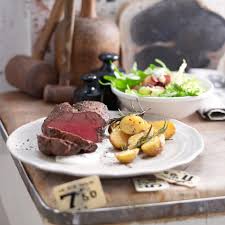 Chateaubriand Mit Salat Und Rosmarinkartoffeln Rezept Rezept Rosmarinkartoffeln Lebensmittel Essen Rezepte