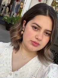 Amanda Cave's Instagram, Twitter & Facebook