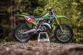 2009 kawasaki dirt bike parts & accessories. Carson Brown Baut Einen Trick Kawasaki Kx125 Zwei Troke Motocross Action Magazine