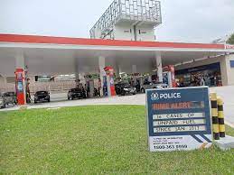 Saya kongsikan pengalaman saya mengisi minyak petrol di stesen minyak menggunakan kad debit dan juga kad kredit tanpa perlu ke kaunter untuk membuat bayaran. Pemandu Cabut Selepas Pam Minyak Berita Setempat Beritaharian Sg