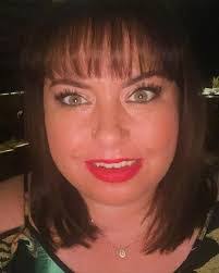 Shelly Rowan's Instagram, Twitter & Facebook