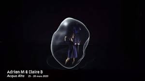 La texture de la matière, sa profondeur et sa capacité à. Acqua Alta Theatre National De Chaillot