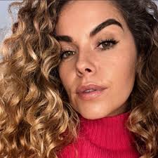 Lindsey Mcnally's Instagram, Twitter & Facebook