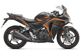 The honda hornet range first began in 1998, taking an old dependable cbr600f sportsbike engine and shoehorning it into a basic chassis to create the cb600f. 2018 Honda Cbr250r Cb Hornet 160r Prices Increased In India Here S How Much More You Need To Pay The Financial Express