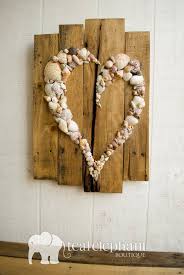 Palette Art Naturliche Shell Verzerrt Herz Wand Hangen Rustikale Schabigen Schicken Seaglass Sharksteeth Naut Seashell Crafts Beach Inspired Decor Beach Crafts