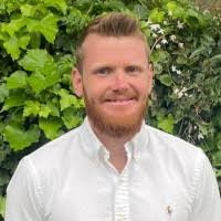 Daniel Fyfe's Instagram, Twitter & Facebook