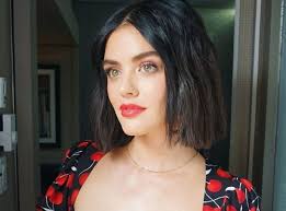 Royston blythe capelli corti, capelli neri, capelli lisci, acconciatura ordinata, acconciatura a scodella irregolare, taglio sfalsato, ciocche più lunghe da . Tagli Capelli Autunno 2019 Mamme 1 Ultime Notizie Flash