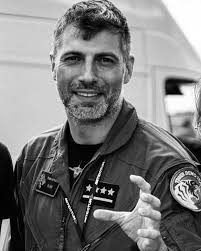 The Polish F16 pilot is my hero after that first turn