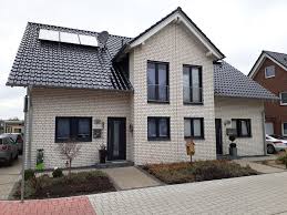 Helle 2 zimmer wohnung in der altstadt, küche, diele, bad, wc energiepass 177,6 kw/h (bedarf) 320 €. Haus Zu Vermieten Dietrich Bonhoeffer Weg 36 45721 Haltern Am See Sythen Haltern Am See Mapio Net