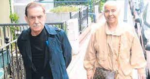 İstanbul'da dünyaya gelen aydemir akbaş, galatasaray lisesi'nde okuduğu dönemlerde tiyatro ile tanıştı. 30 Yilda Bir Ilk Son Dakika Magazin Haberleri