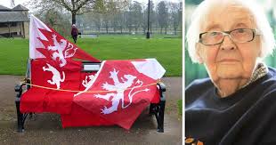 Memorial to 'The Pink Imp' unveiled at Evesham's Abbey Park