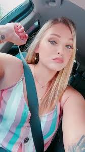 Sandra Loredo's Instagram, Twitter & Facebook