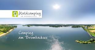 Waldcampingplatz Am Grossen Brombachsee Mit Wohnmobil Stellplatzen Und Zeltplatz Im Wald Moderner Campingplatz Im Wald Am See Camping Campingplatz Seen Bayern