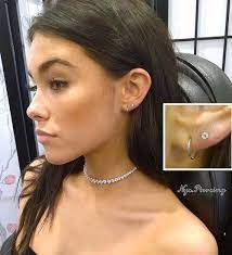 Madison Beer Ear Lobe Upper Lobe Piercing Steal Her Style Teshil Com Celebrity Ear Piercings Ear Lobe Piercings Lobe Piercing