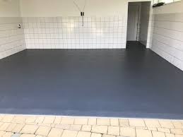 Der boden einer garage ist tag für tag extremen belastungen ausgesetzt. Pvc Fliesen Als Garagenboden Easyfloor