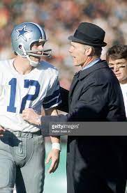Dallas Cowboys Qb Roger Staubach Talking On Sidelines With Coach Tom Dallas Cowboys Cowboys Super Bowl