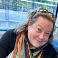 Julie Burgess's Instagram, Twitter & Facebook