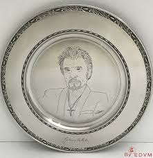 Le cercueil de johnny hallyday quitte l'église de la madeleine après une cérémonie funéraire, le 9 décembre 2017 à paris. Collectors Item Portrait Johnny Hallyday Etain Des Vieux Moulins Sarl