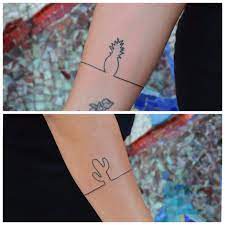 Plus de sujets relatifs à : Handpoked Tattoo On Twitter Tatouage Tour De Bras Avec Finition Ligne En Freehand Aujourd Hui Handpoke
