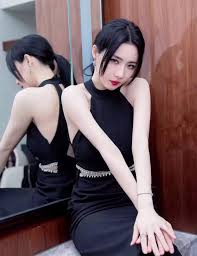 前「星夢一姐」菊梓喬加盟星演國際與恩師何哲圖再度合作