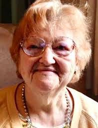 Carolyn Mcwhorter's Instagram, Twitter & Facebook