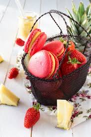 Pineapple Curd Macarons Strawberry Tartar Heart Curd Drink Food Fruits Heart Macaro En 2020 Recette Macaron Macaron Macaron Sale