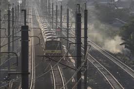 Padini menjual barangan wanita dan lelaki seperti kasut, aksesori dan pakaian dengan harga mampu milik. Candu Impor Kereta Bekas Jepang Industri Katadata Co Id