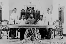 Lomba mewarnai festival kartini cilik 2013 lumongga anandita. Foto Foto Keluarga Ra Kartini Dari Ayah Saudara Suami Hingga Anak Tunggalnya Simomot