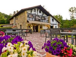 The property consists of 1 bedroom and 1 bathroom. Vista Del Caserio Picture Of Casa Rural Arotzenea Hondarribia Tripadvisor
