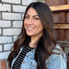 Diane Dyer's Instagram, Twitter & Facebook