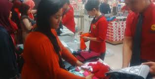 Wanita belum menikah pendidikan minimal sma/sederajat usia maksimal 22 tahun tinggi silahkan kirim langsung cv dan lamaran lengkap ke alamat: Info Belanja Sambut Ramadan Matahari Madiun Geber Garage Sale Madiunpos Com News Madiunpos Com